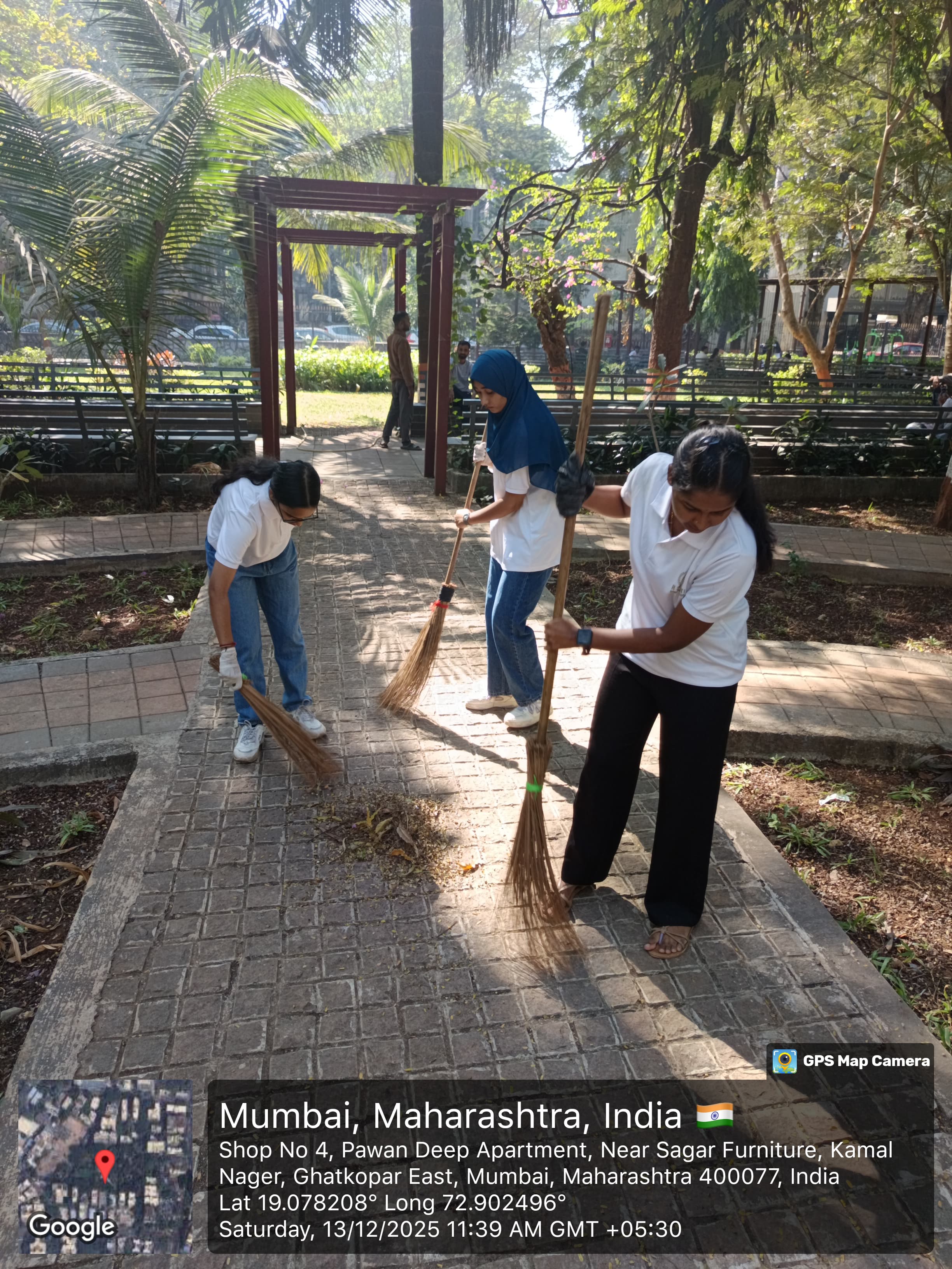Park Cleaning Photo 4