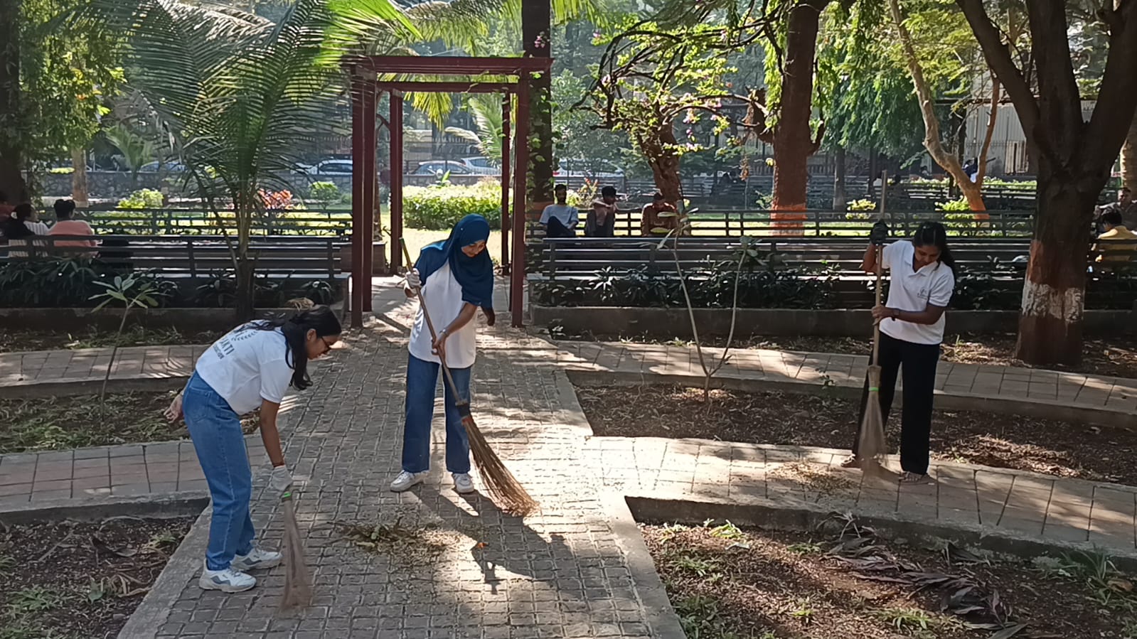 Park Cleaning Photo 6