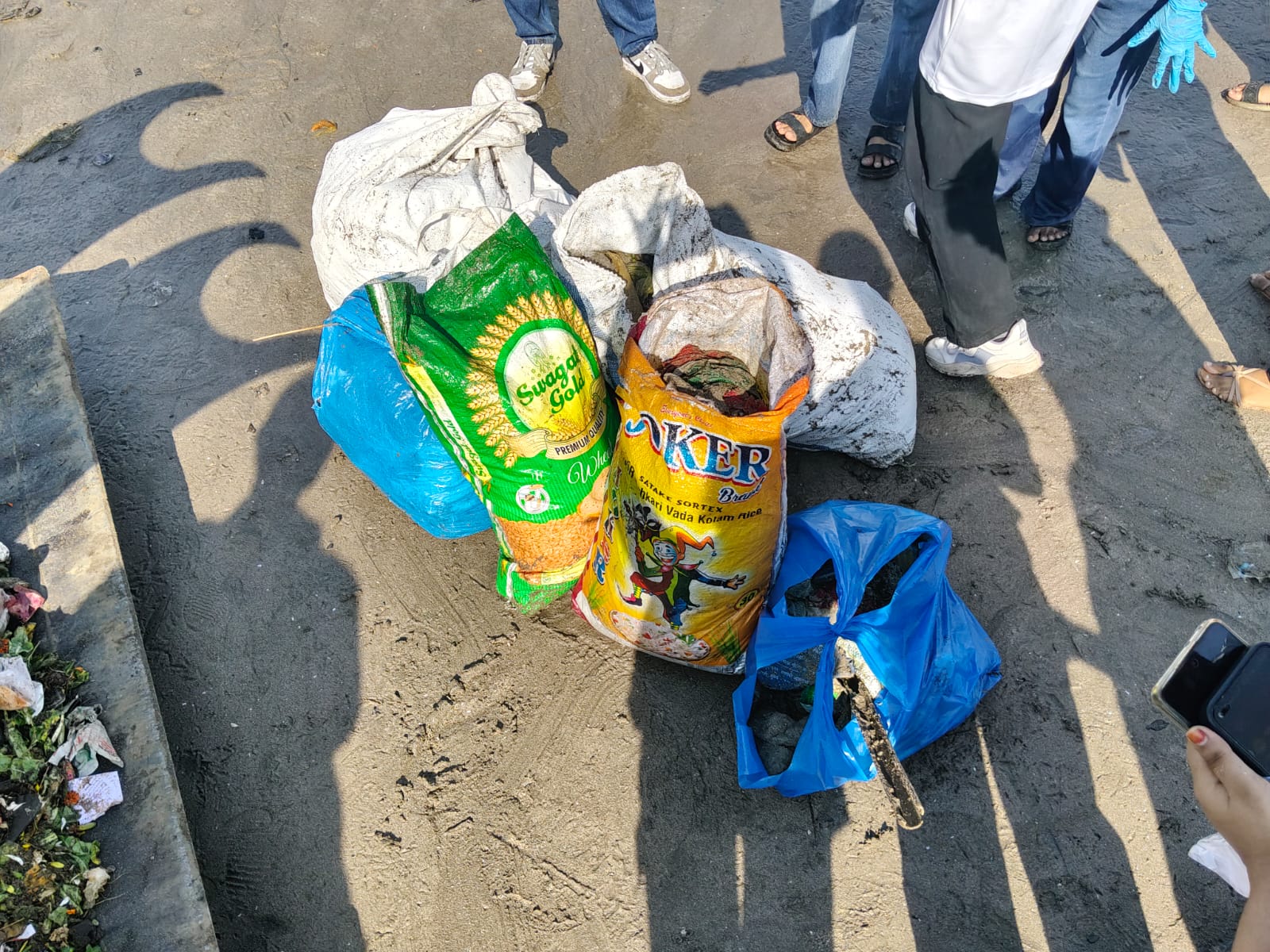 Beach Cleanup Photo 58